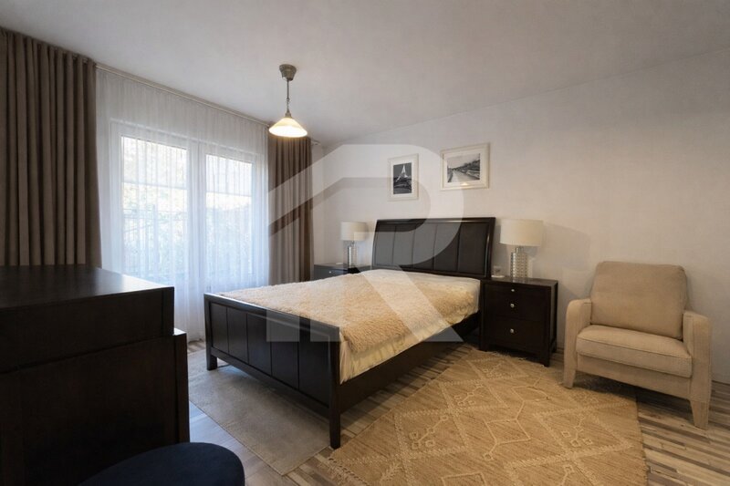 Dobroesti, Soseaua Fundeni, casa spatioasa cu curte proprie, 3 camere + birou.