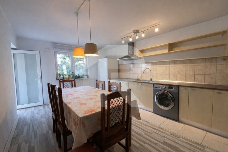 Dobroesti, Soseaua Fundeni, casa spatioasa cu curte proprie, 3 camere + birou.