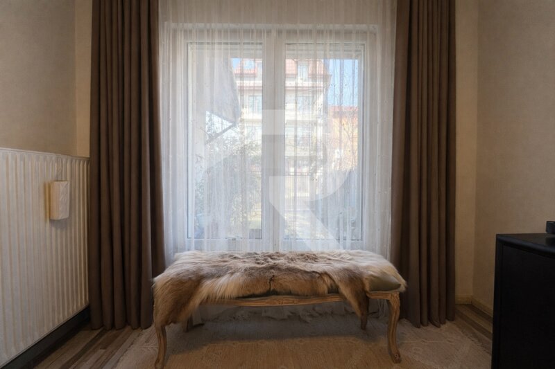 Dobroesti, Soseaua Fundeni, casa spatioasa cu curte proprie, 3 camere + birou.